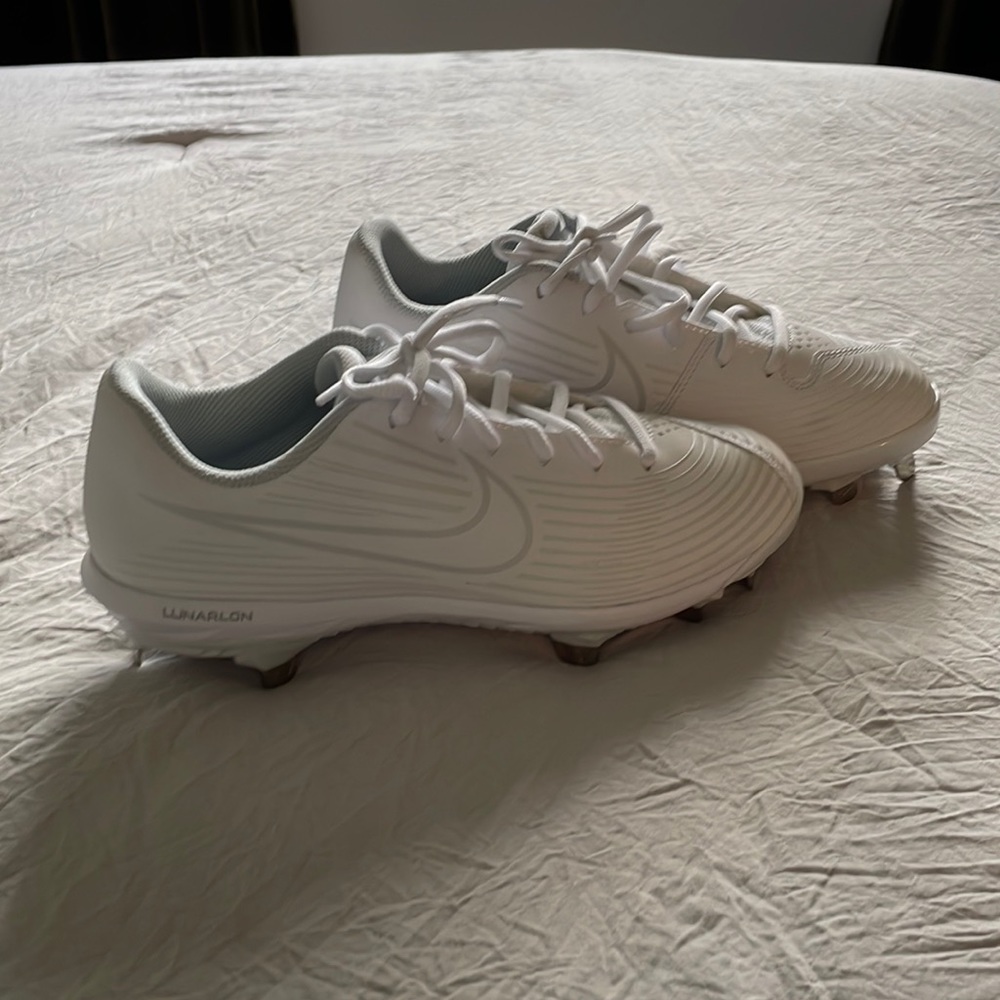 Nike softball cleats 7 1/2